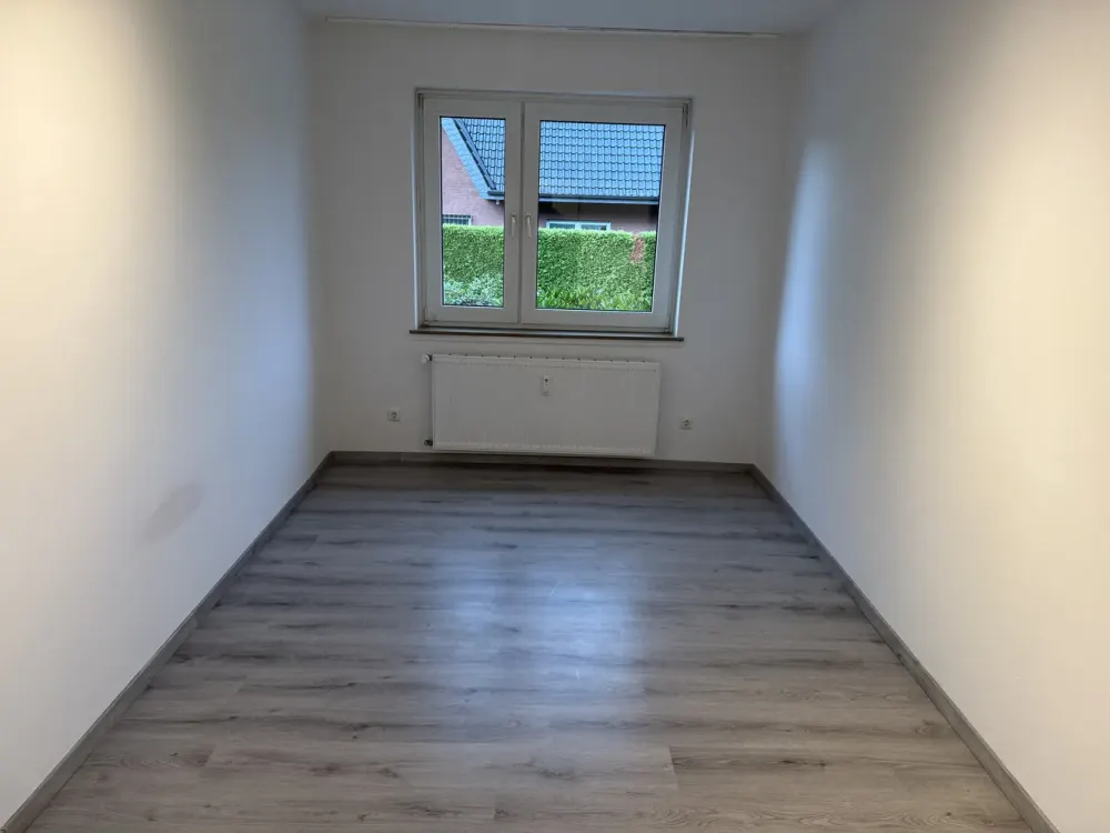 Bright 3-Room Apartment with Balcony. Shower Bath. Guest WC. Garage.