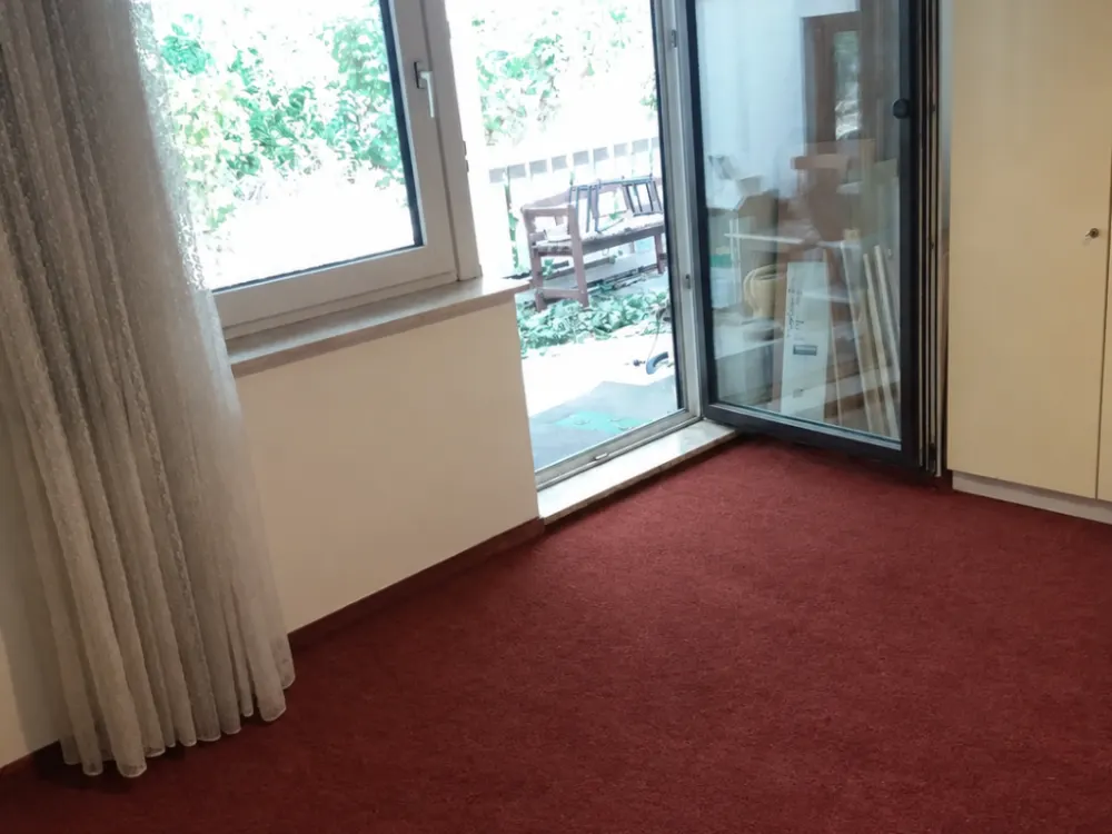 (Partially) Furnished, Large and Quiet Shared Flat Room