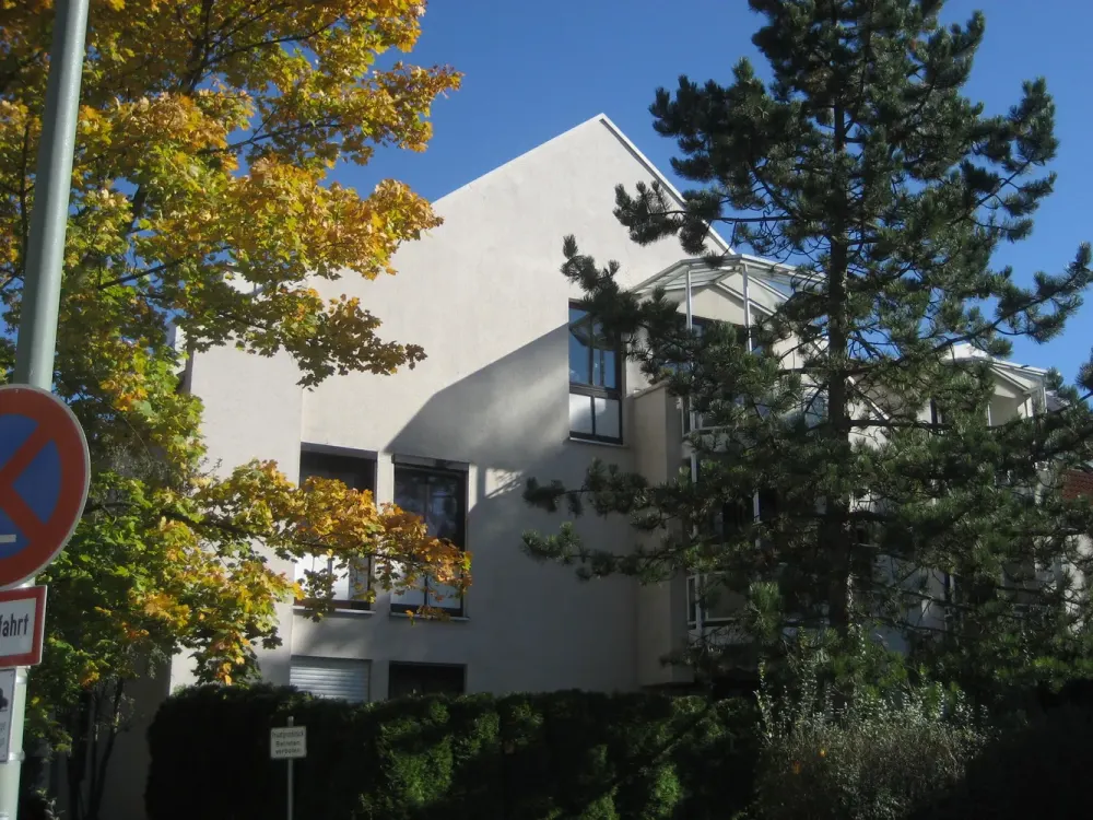 Well-maintained 2-room apartment with balcony in Germering