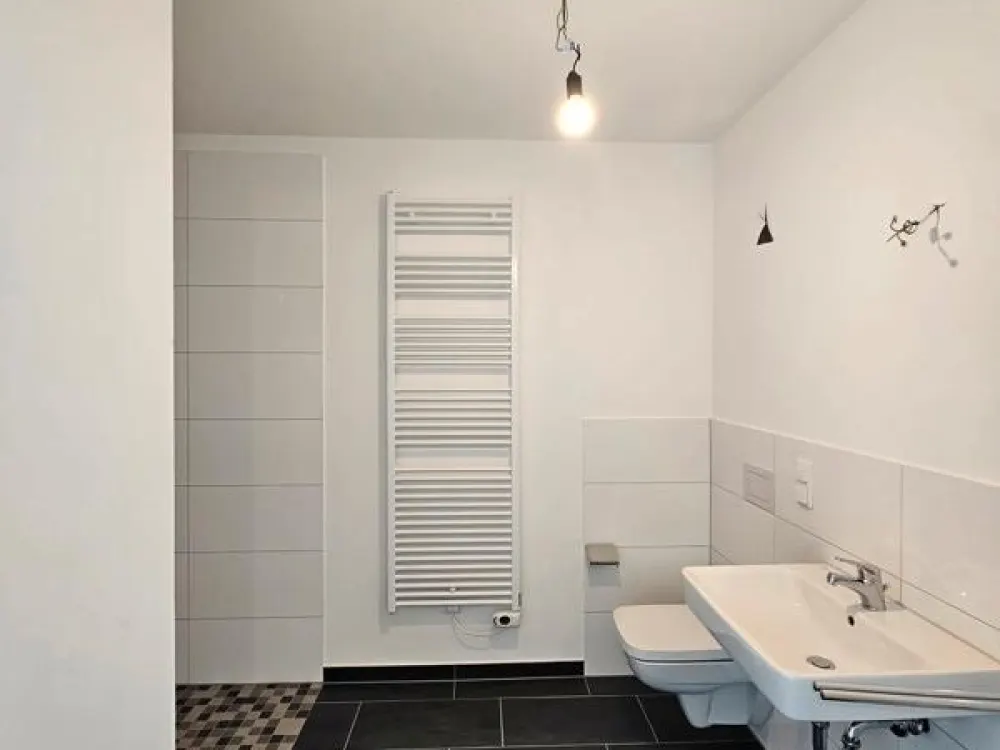 Right in the middle instead of just being there: interesting 3-room apartment