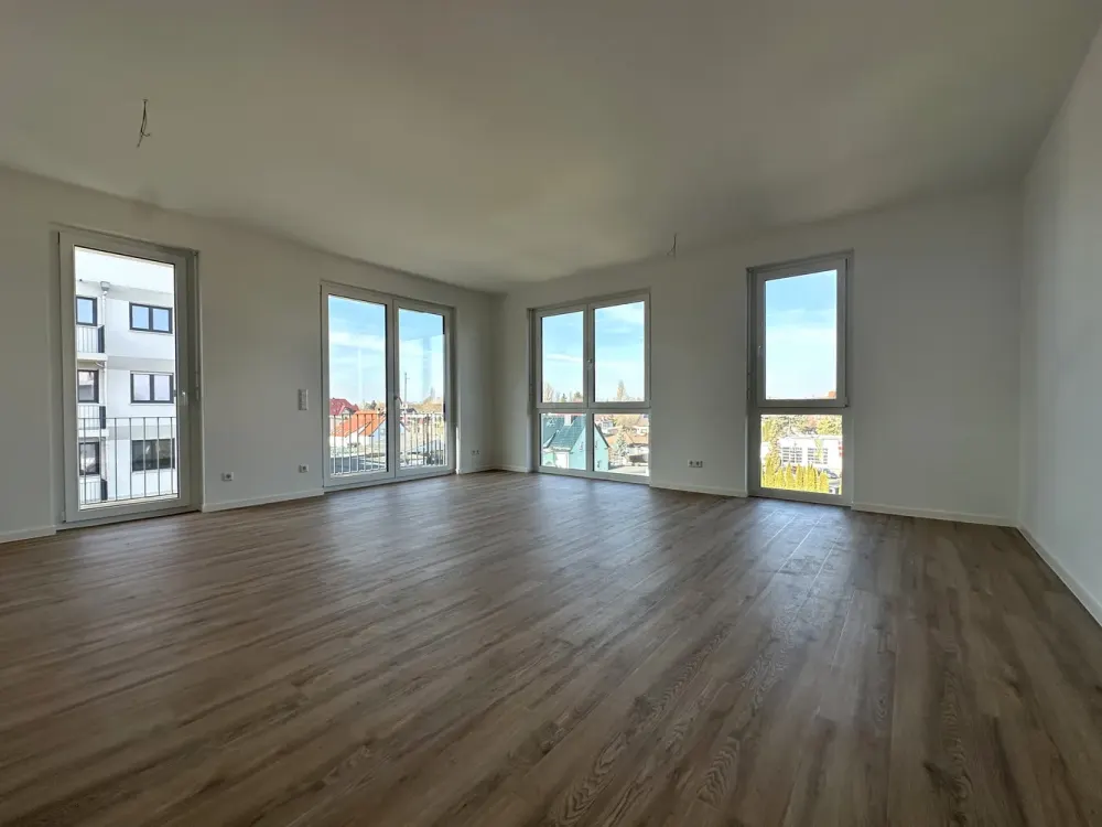 4-Room Apartment with Balcony