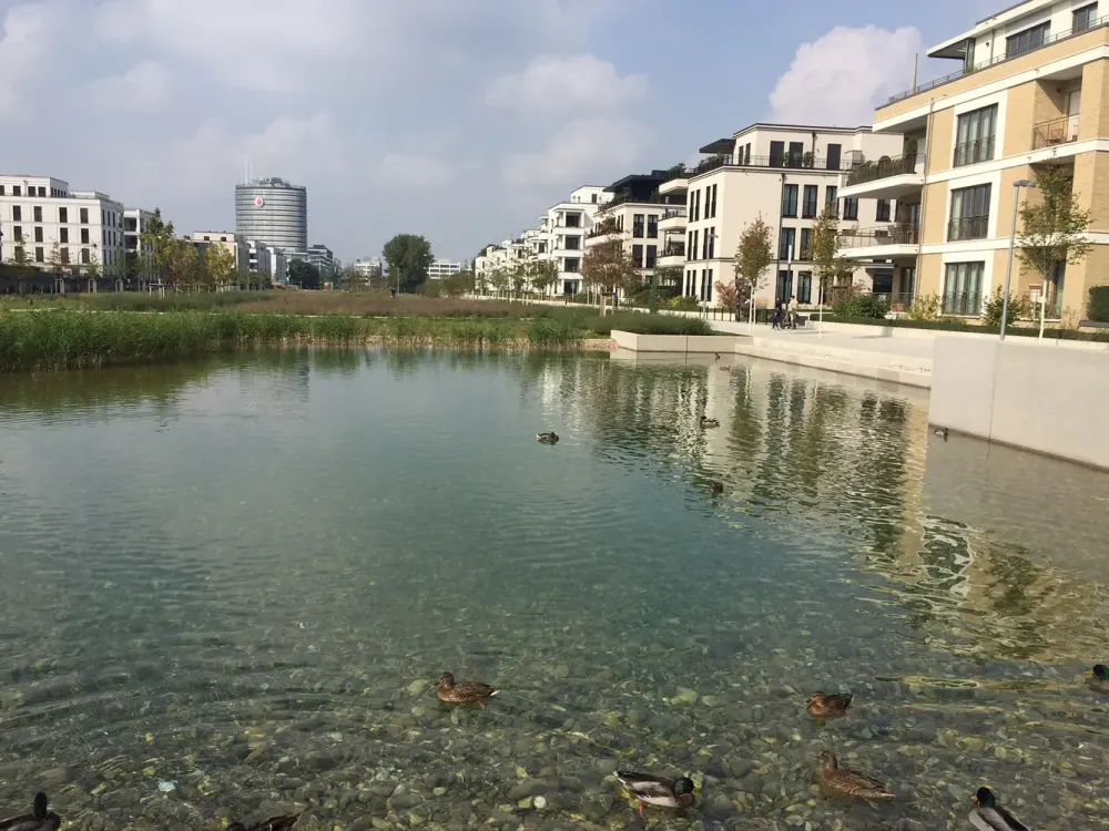 Luxurious, fully furnished 4.5-room apartment in D-Oberkassel at Belsenpark