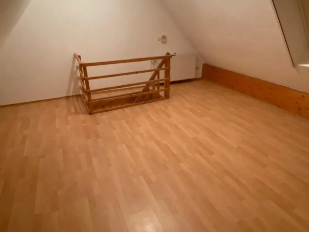 شقة مريحة على مستويين مع لوجيا، Dr. Kurzhals Immobilien GmbH، هاتف 02508/451، www.Dr-Kurzhals.de