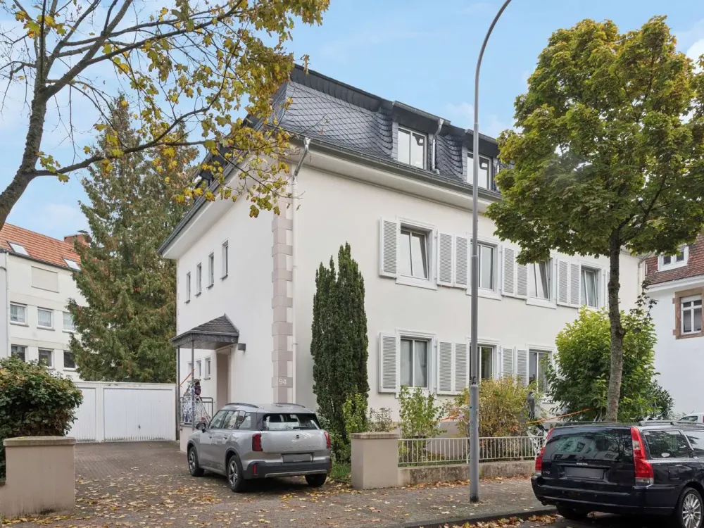 Attractive 5-Room Apartment in Prime Location at Saarbrücker Staden!