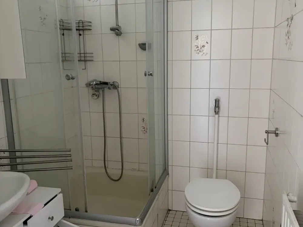 Top Apartment in St. Arnual incl. Kitchen ! .! Also WG or living also as office - With Character: 4 rooms, kitchen, bathroom