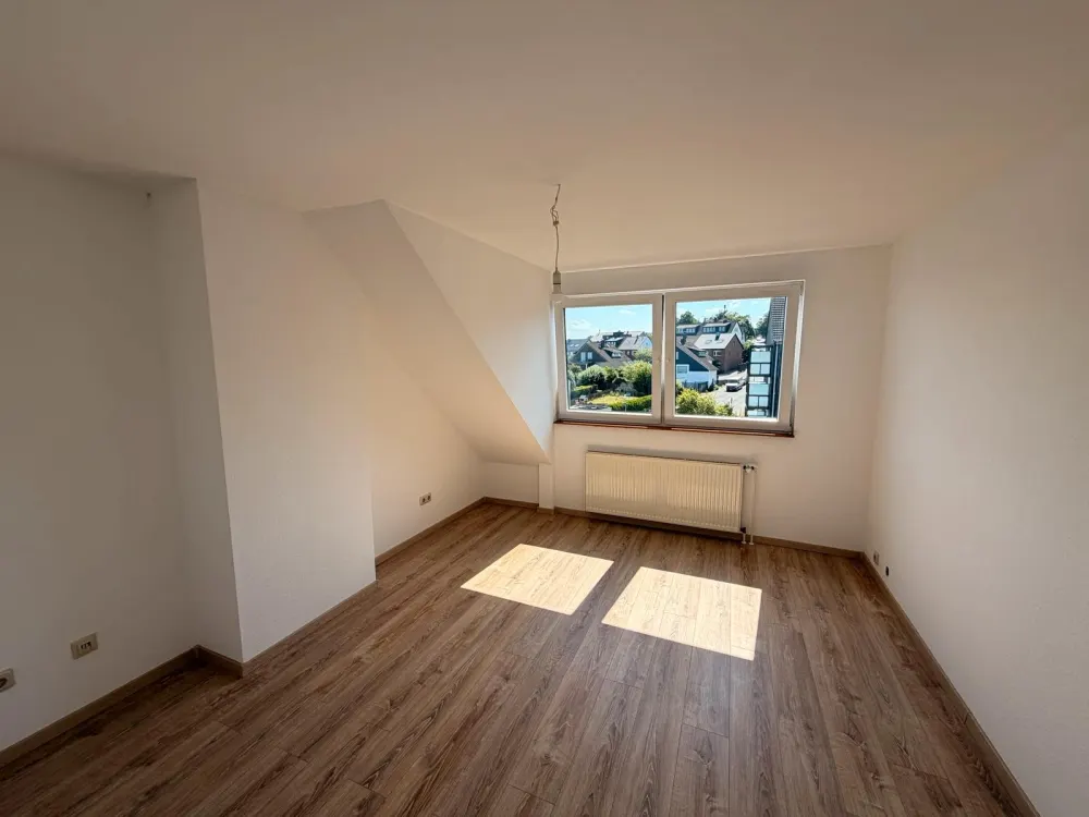 Freshly Renovated, Bright 2-Room Attic Apartment with Balcony