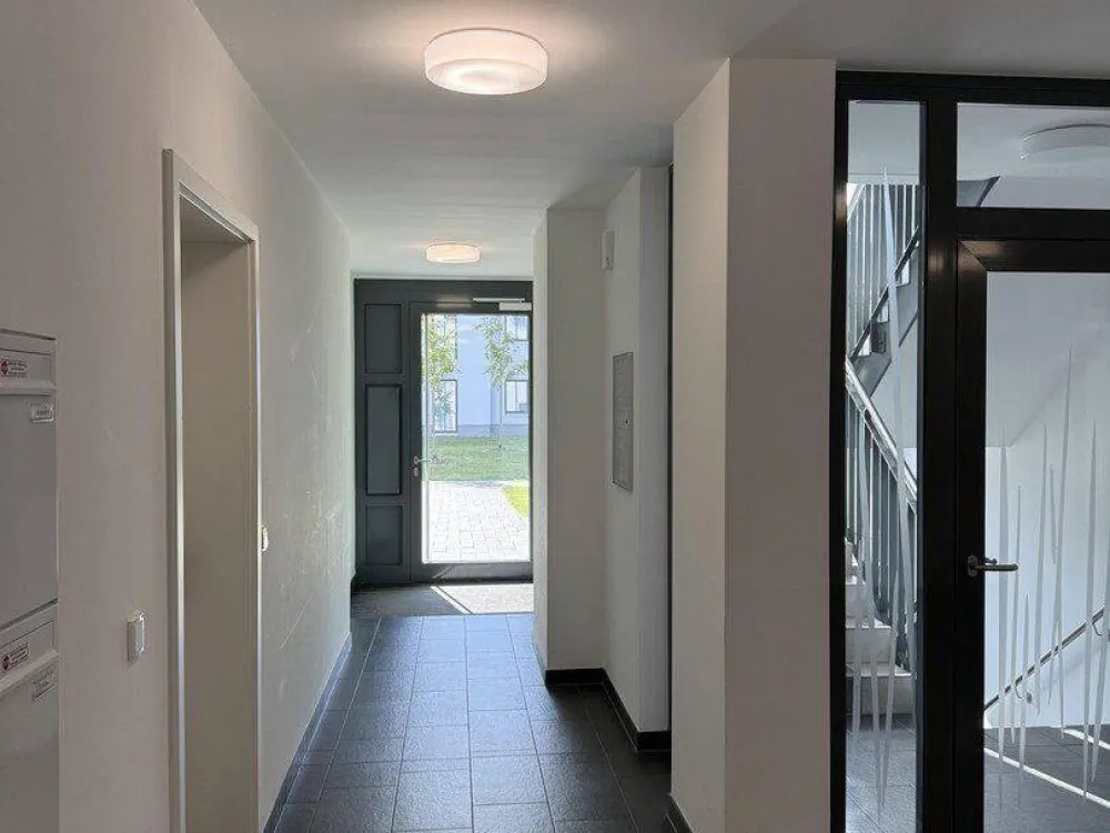 Only 100 m from the sea - Stylish 3-room apartment with branded fitted kitchen and underground parking space
