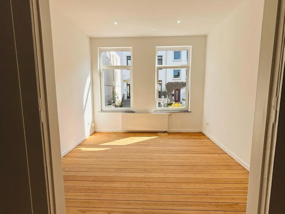 Renting 3-Room Apartment in the Middle of the District