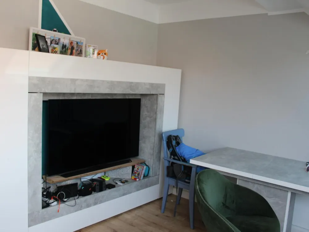 Singles & Couples - Optimal Location - Very Well Maintained