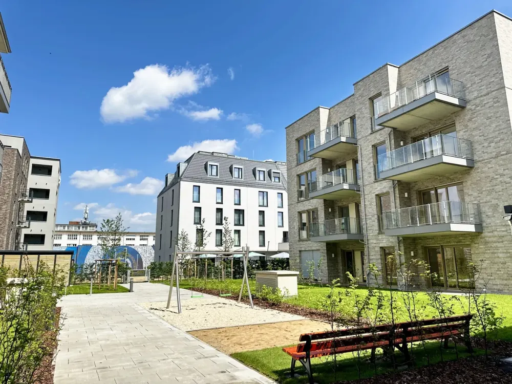 * In 1st row with large south balcony and magnificent Elbe view * 6140 *