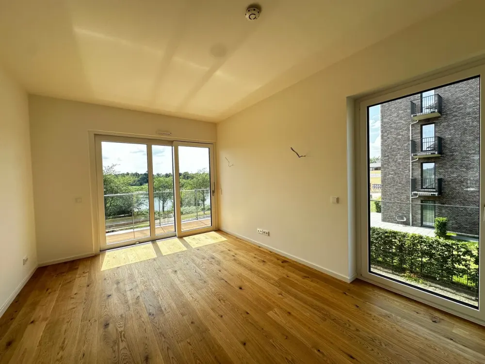 * In 1st row with large south balcony and magnificent Elbe view * 6140 *