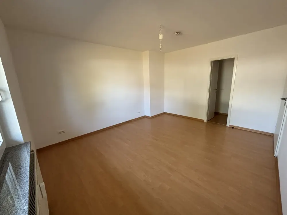 Modern 2-Room Apartment with Loggia and Shopping Facilities Right at the Door