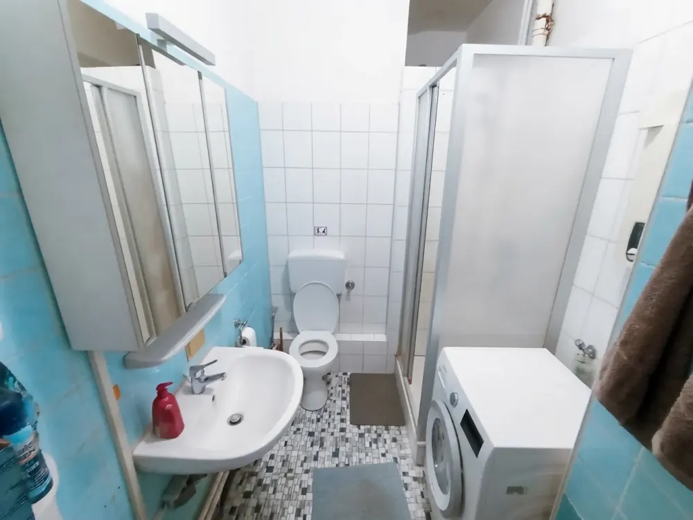 Möbliertes WG-Zimmer in Karlsruhe-City