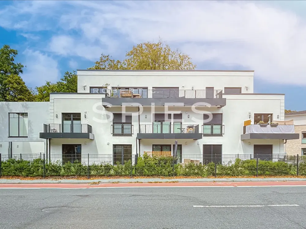 Spacious 3-Room New-Build Apartment with Small Garden