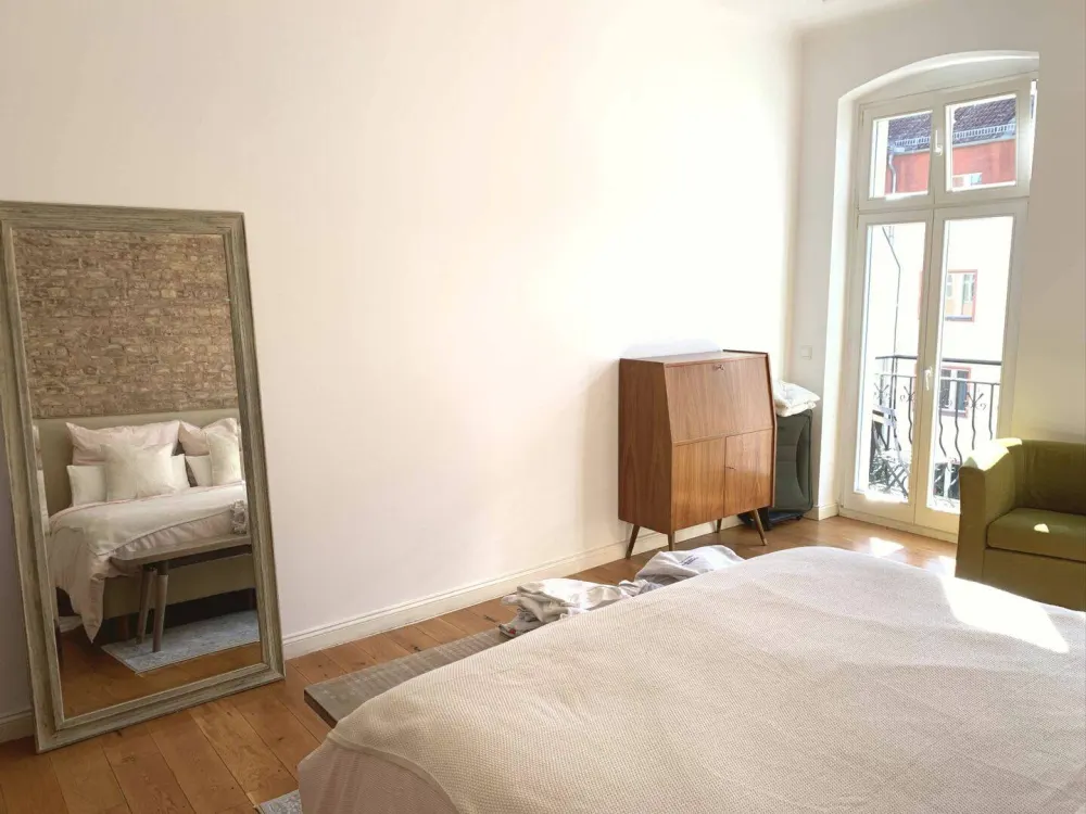 *** Lovingly Renovated Apartment in the Heart of Prenzlauer Berg ***