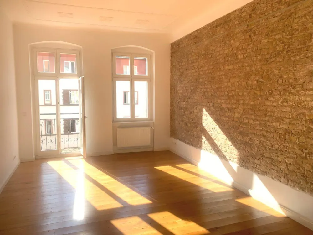 *** Lovingly Renovated Apartment in the Heart of Prenzlauer Berg ***