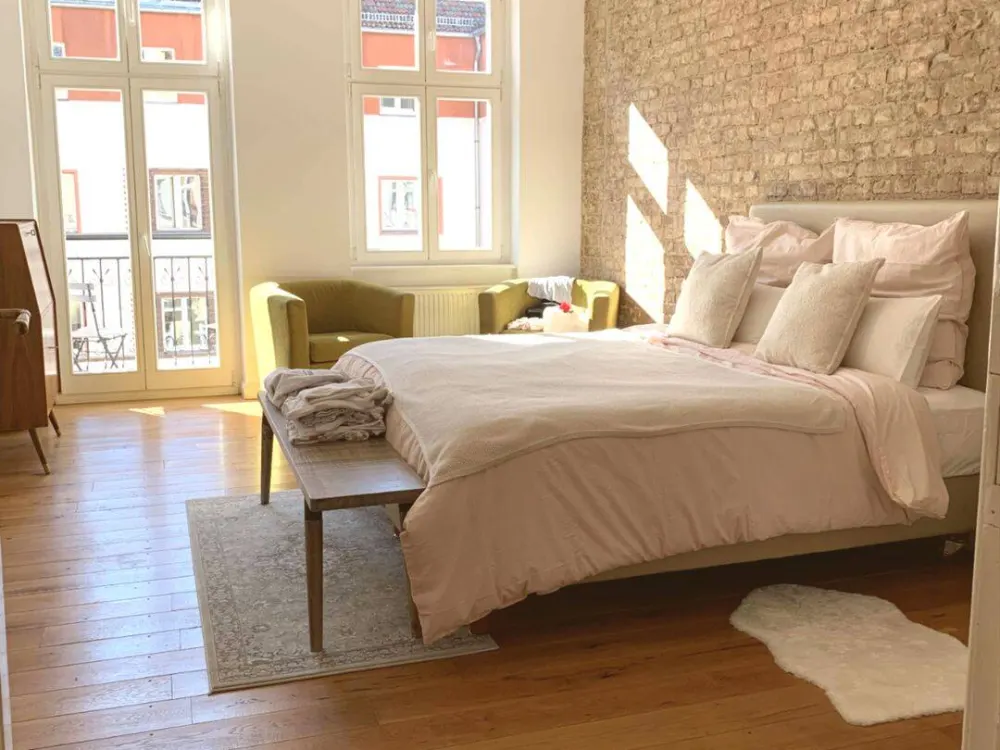 *** Lovingly Renovated Apartment in the Heart of Prenzlauer Berg ***