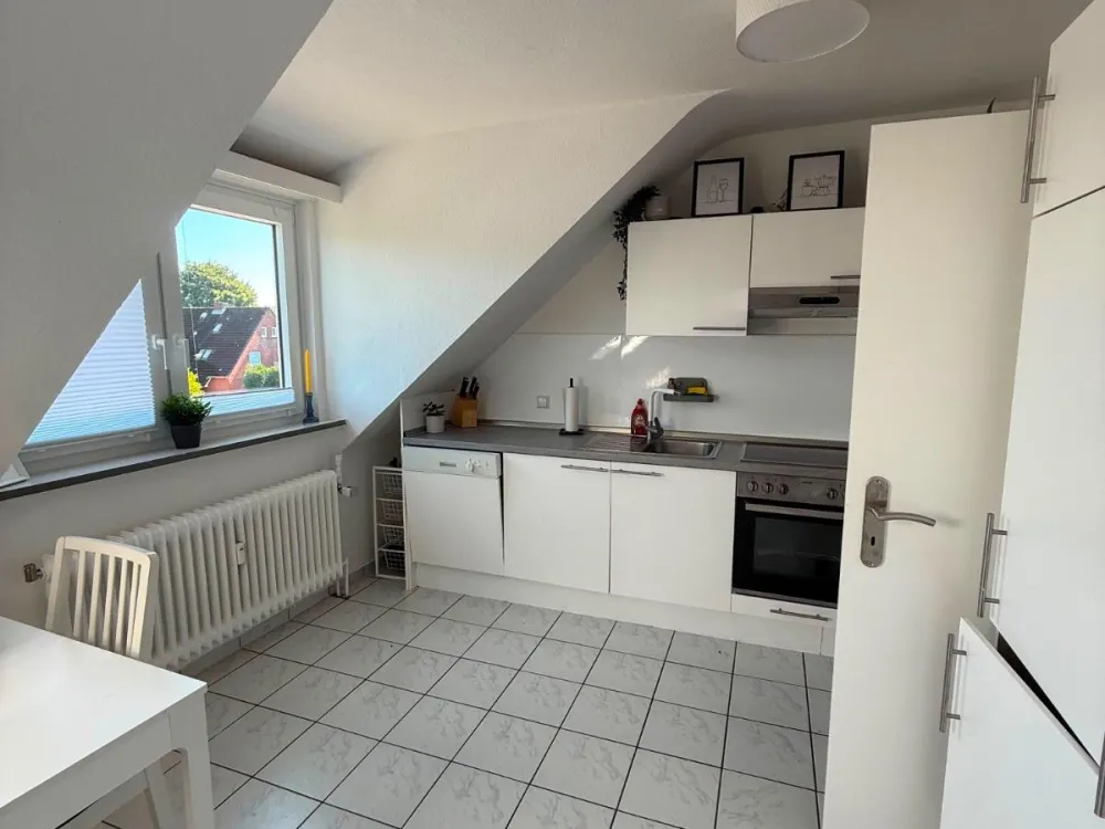 Bright 2-Room Attic Apartment in Norderstedt