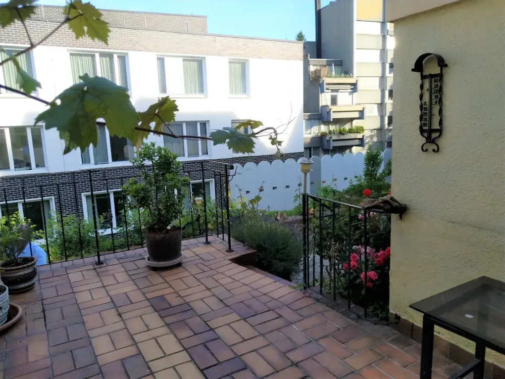 2-Room Basement Apartment with Terrace & Private Garden, Ideal for Singles