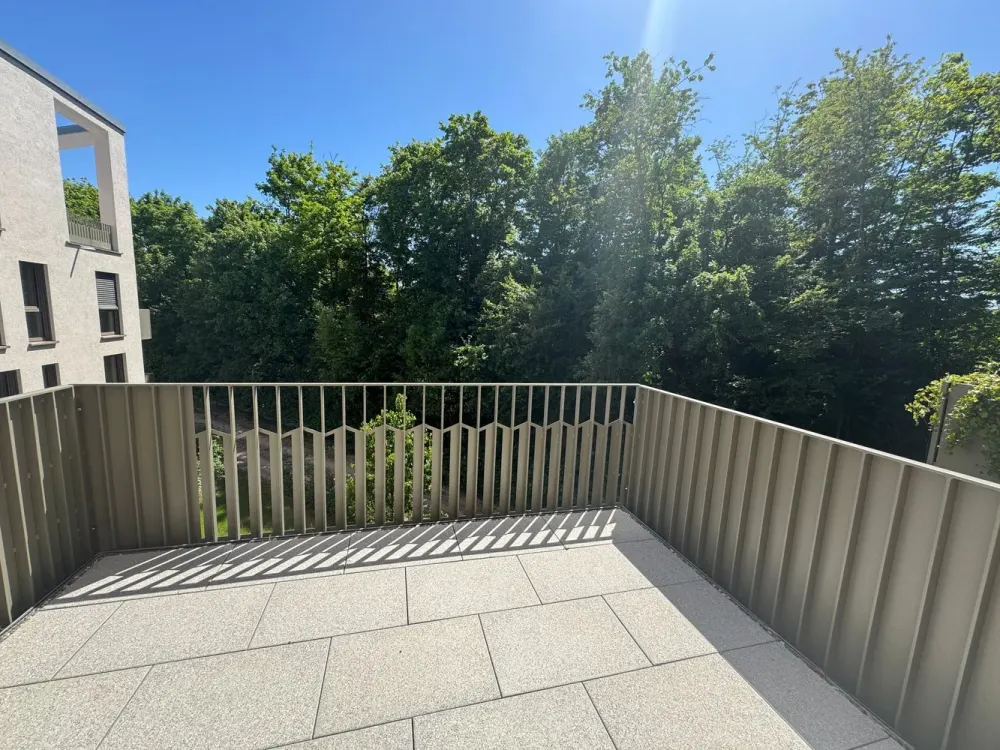 Sunny 2-Room Apartment with Balcony