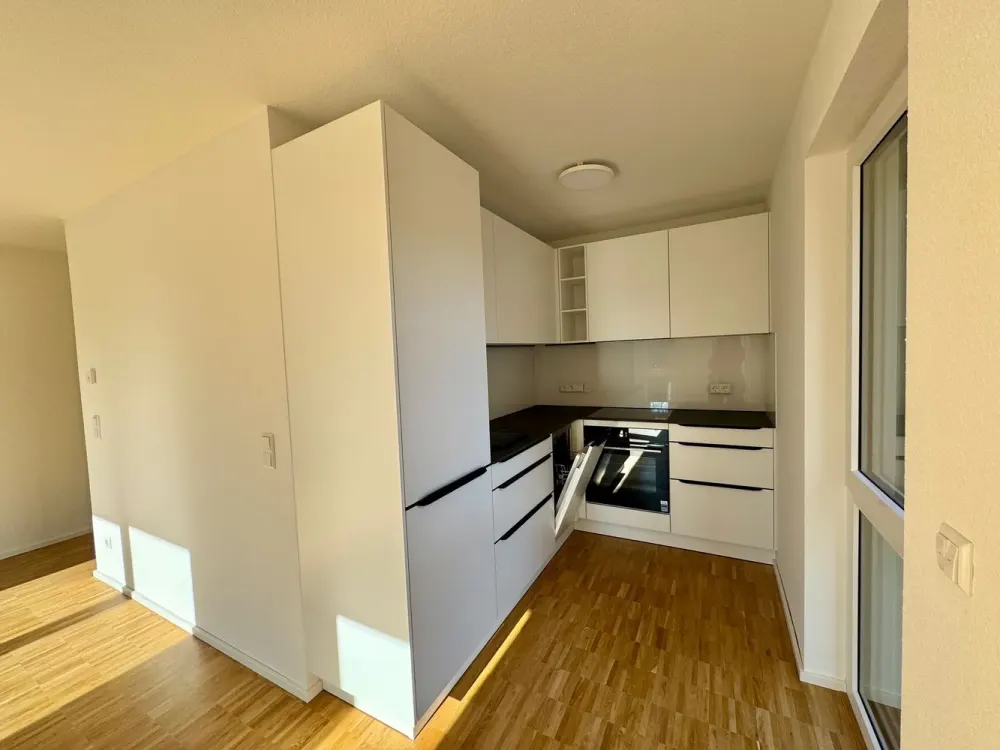 Sunny 2-Room Apartment with Balcony
