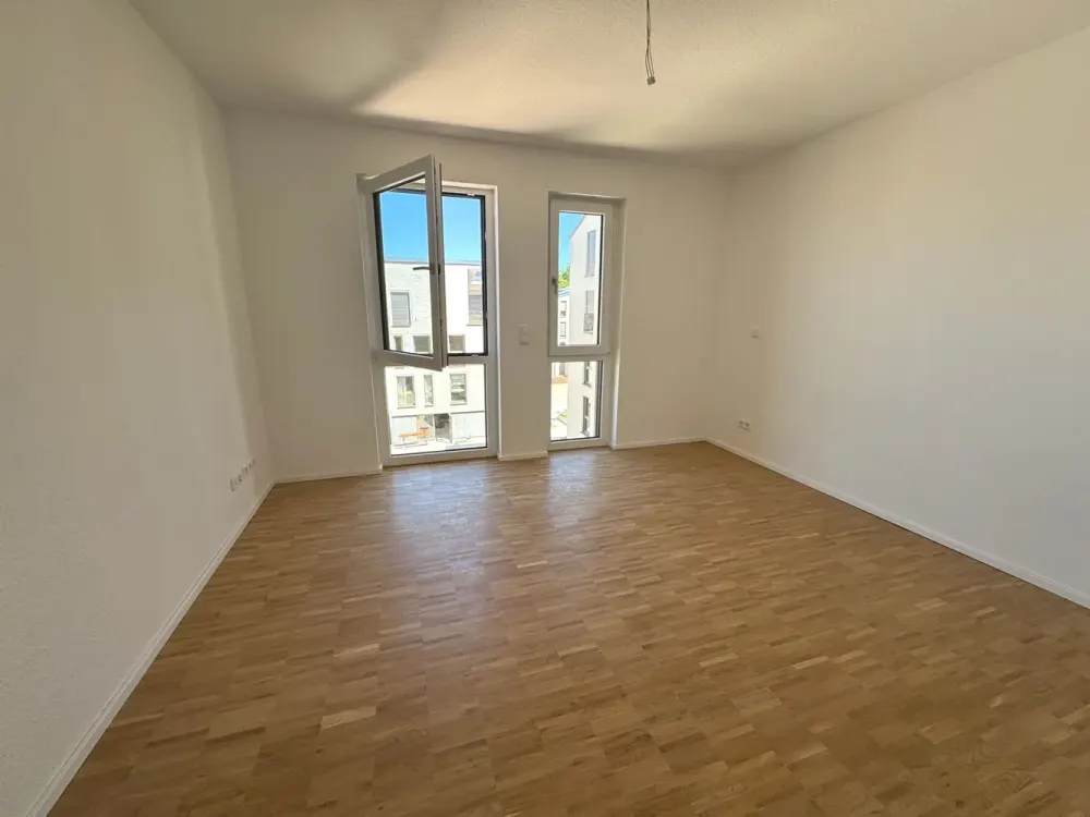 Sunny 2-Room Apartment with Balcony