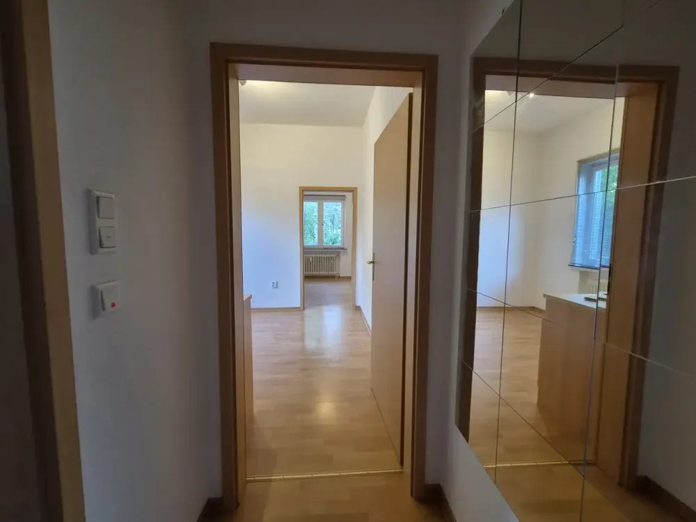 Quiet and Conveniently Located Apartment