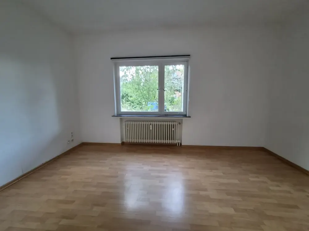 Quiet and Conveniently Located Apartment