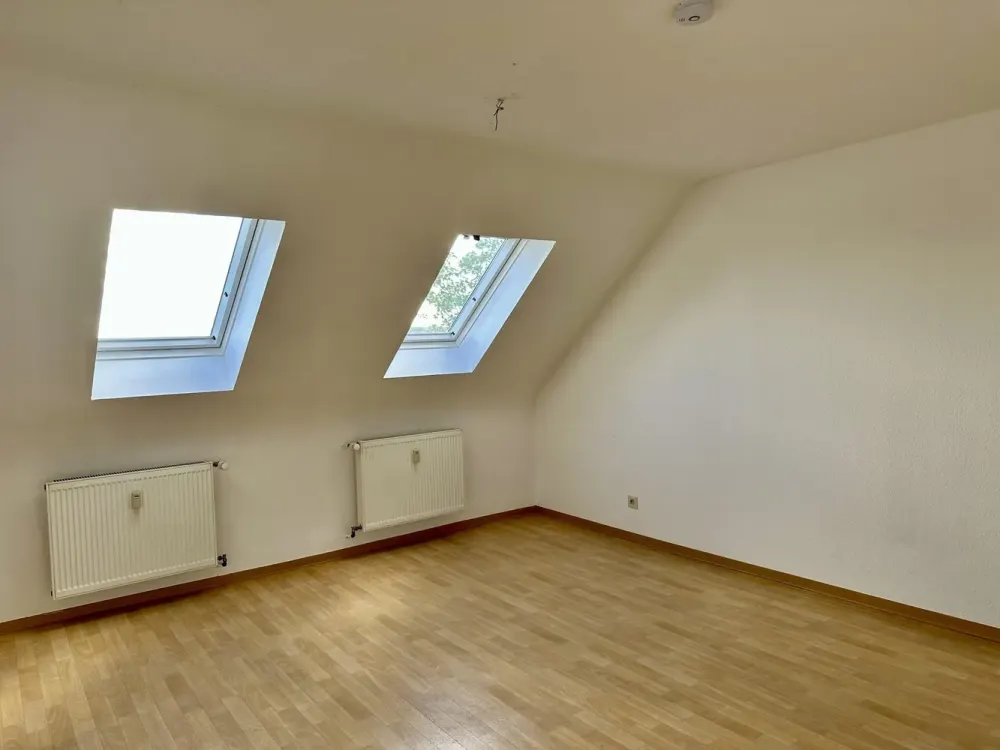 Insulated, bright attic apartment, 3 rooms + study with panoramic view of the Bellevue