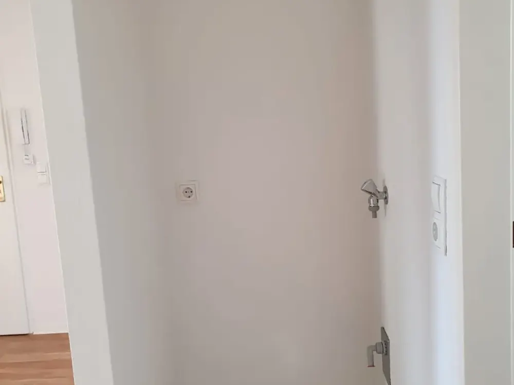 Attractive 3-Room Attic Apartment with Balcony in Bremen