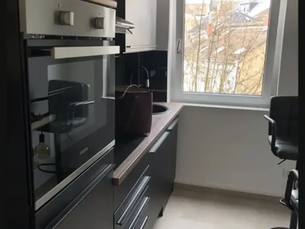 Lebendig wohnen direkt auf der Bergerstraße in Frankfurt: 2-Zimmer-Wohnung im Nordend-Ost