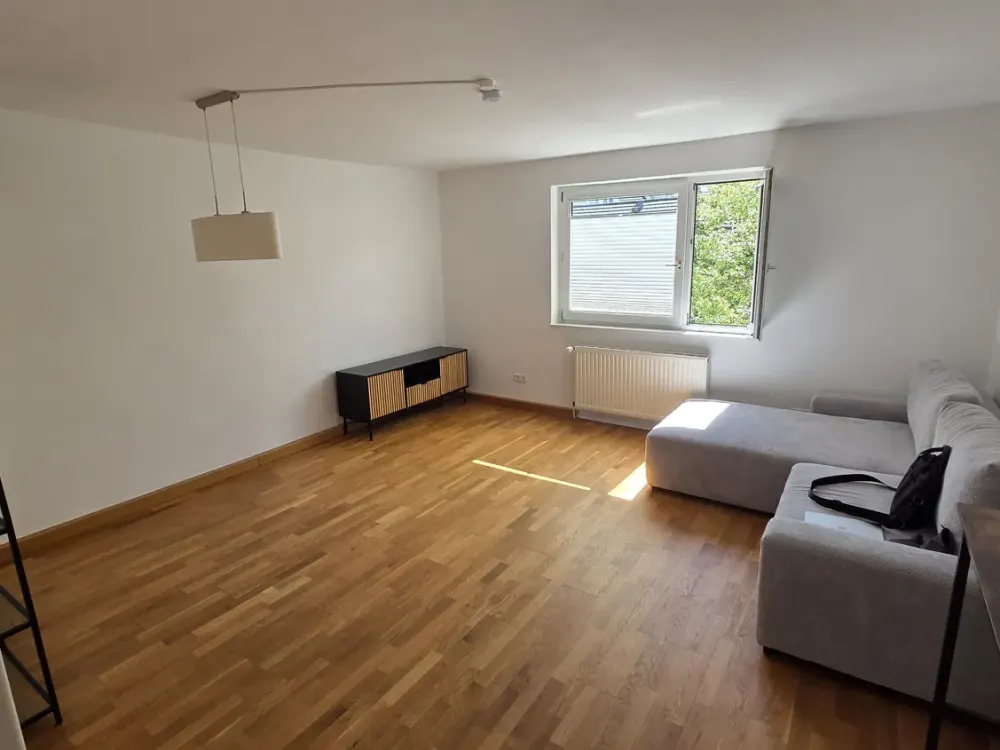 Lebendig wohnen direkt auf der Bergerstraße in Frankfurt: 2-Zimmer-Wohnung im Nordend-Ost