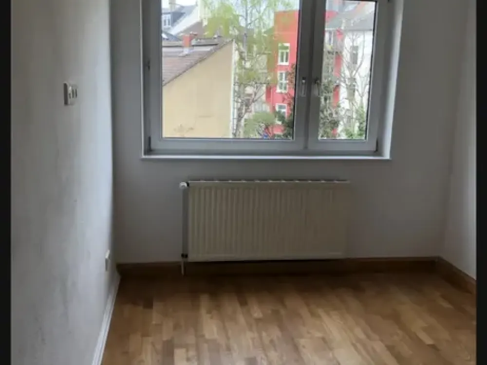 Lebendig wohnen direkt auf der Bergerstraße in Frankfurt: 2-Zimmer-Wohnung im Nordend-Ost