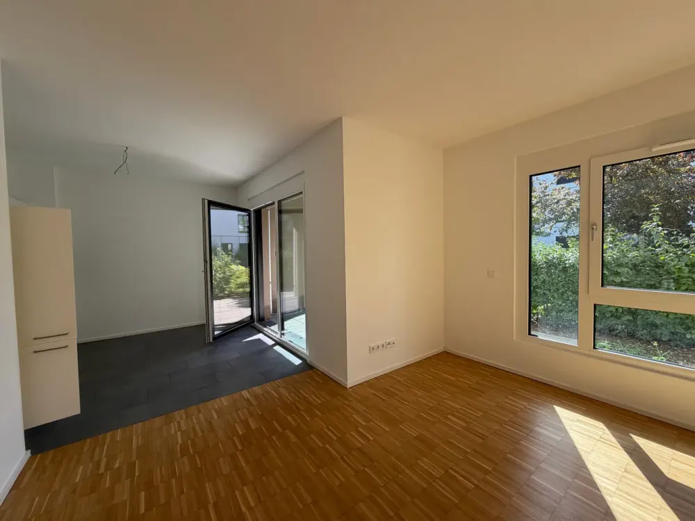 Modern 1-Room Apartment with Built-in Kitchen and Terrace