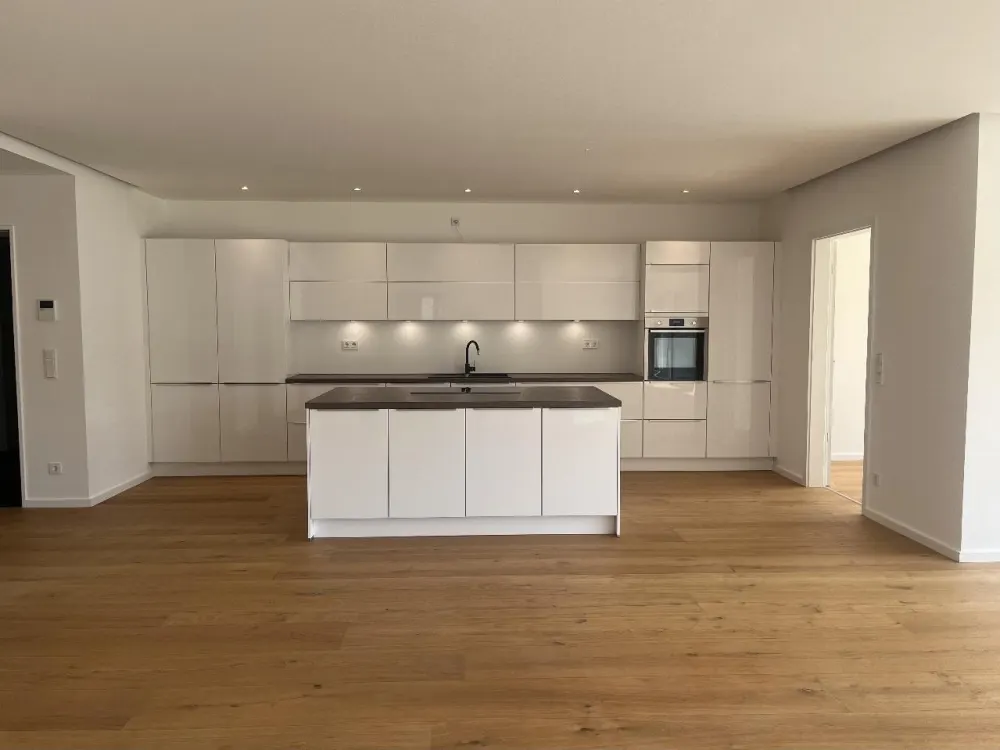 Dream Apartment on Rochusweg - 3.5 Rooms, 2 Bathrooms, Balcony, Fitted Kitchen, Underground Parking!