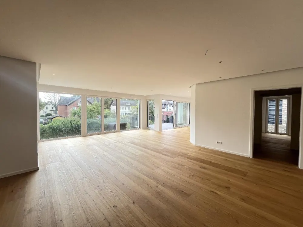 Dream Apartment on Rochusweg - 3.5 Rooms, 2 Bathrooms, Balcony, Fitted Kitchen, Underground Parking!