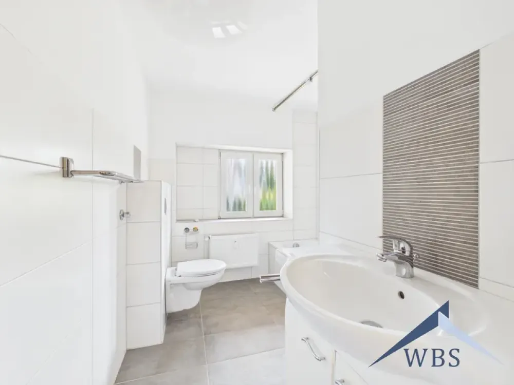 Cozy 2-Room Apartment with Renovated Bathtub Bathroom in the Heart of Bochum-Gerthe
