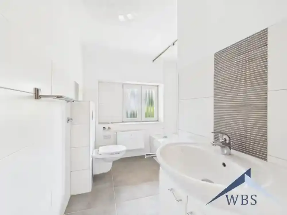 Cozy 2-Room Apartment with Renovated Bathtub Bathroom in the Heart of Bochum-Gerthe