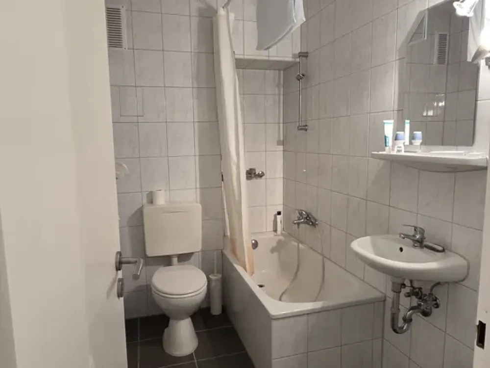 Home with One Room in Untertürkheim