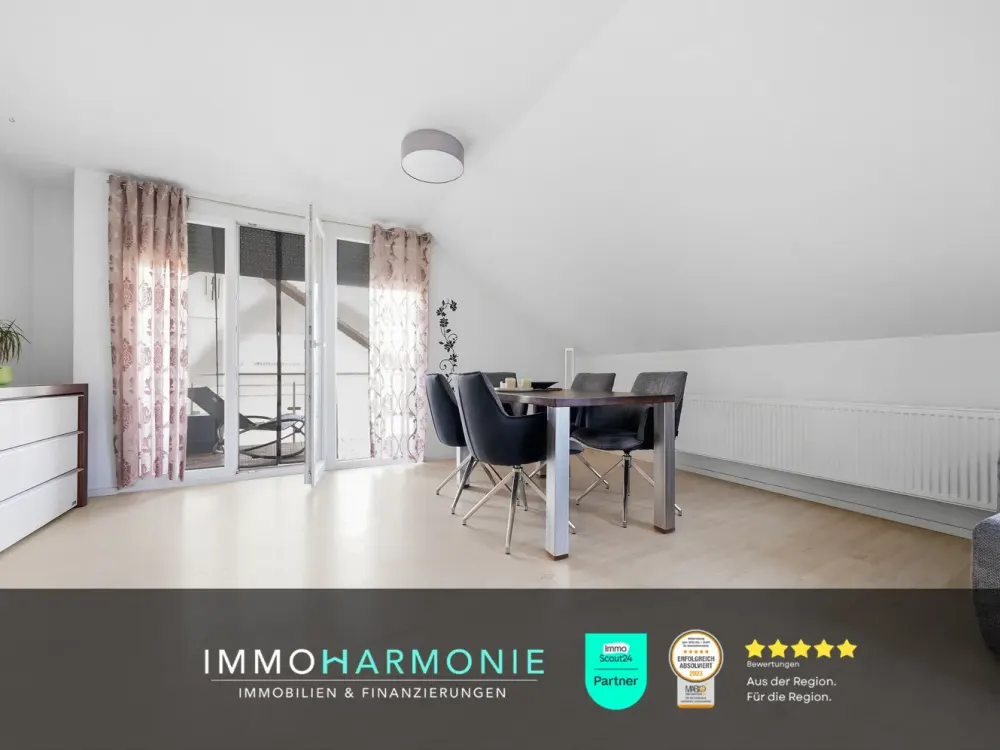 Renovated Top-Floor Apartment with Balcony, Parking Space & Large Cellar in Modernized 3-Family House