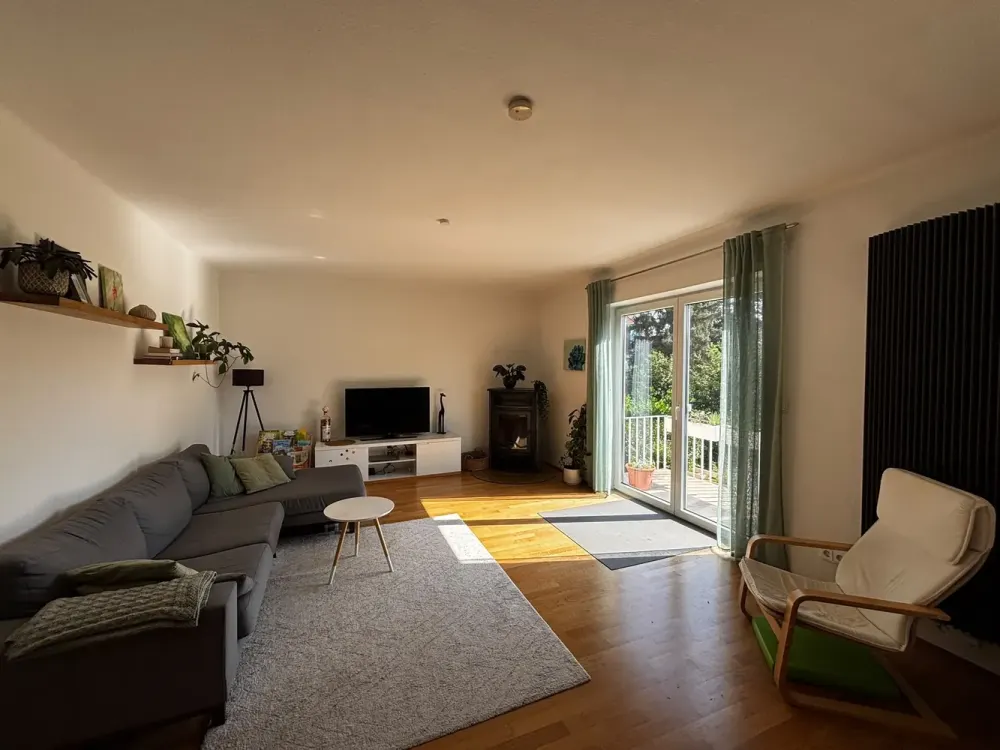 3-Room Maisonette Apartment with Balcony, Garden & Parking Space