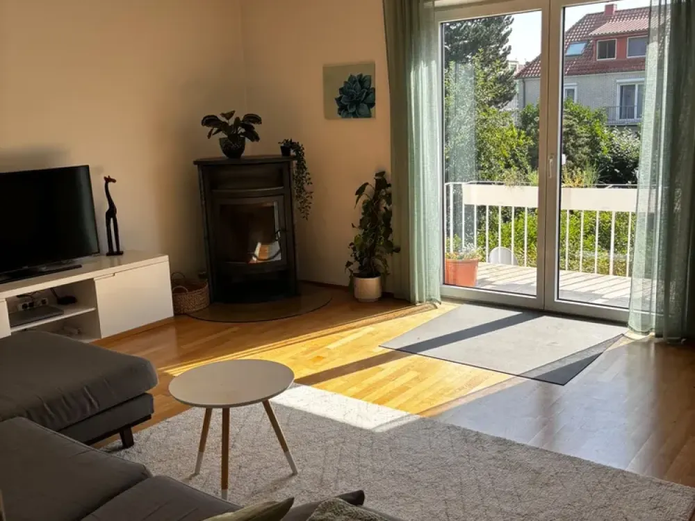 3-Room Maisonette Apartment with Balcony, Garden & Parking Space