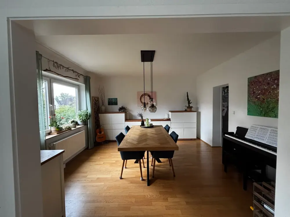 3-Room Maisonette Apartment with Balcony, Garden & Parking Space