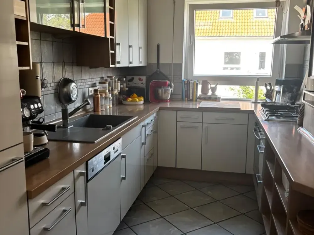 3-Room Maisonette Apartment with Balcony, Garden & Parking Space
