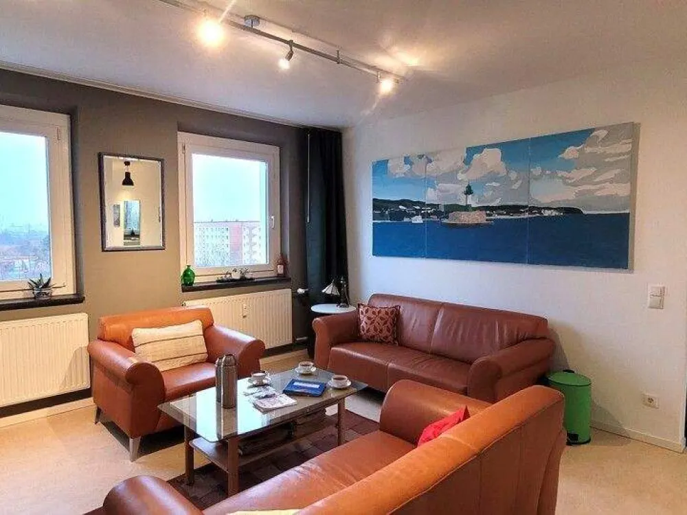 Comfortable Temporary Living in Rostock - 3-Room Apartment with Balcony Near the Shipyard