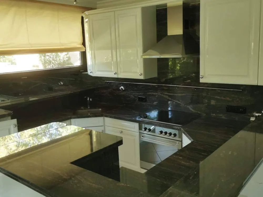 Wonderful 3-Room Apartment - Beautiful Terrace - Elegant Built-in Kitchen - Underground Parking Space