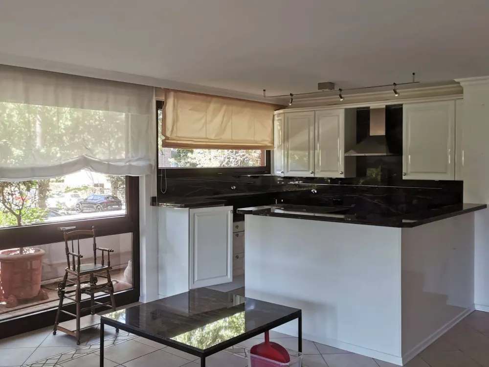 Wonderful 3-Room Apartment - Beautiful Terrace - Elegant Built-in Kitchen - Underground Parking Space