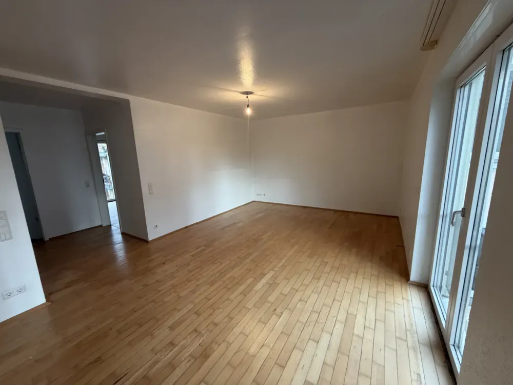 Commission-Free 2-Room Apartment in Düsseldorf Derendorf Renovated