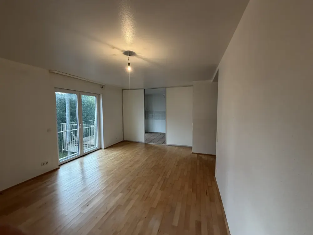 Commission-Free 2-Room Apartment in Düsseldorf Derendorf Renovated