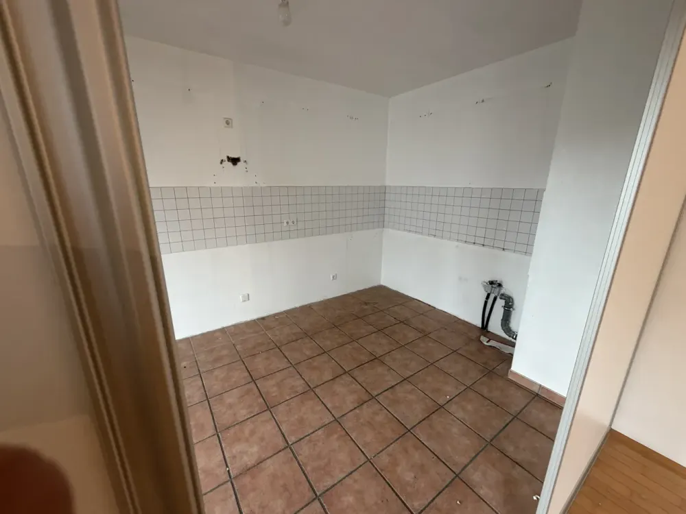Commission-Free 2-Room Apartment in Düsseldorf Derendorf Renovated